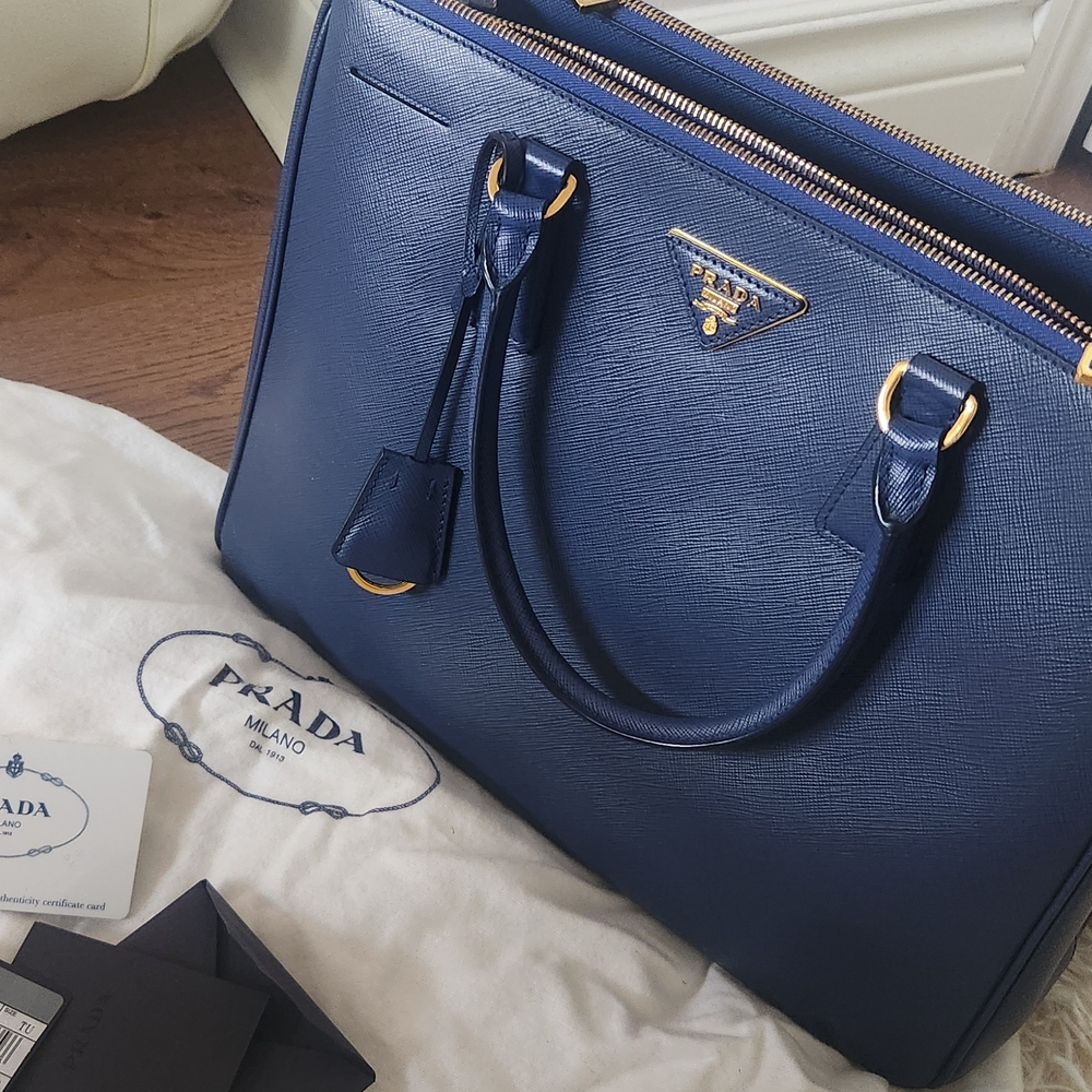 Prada Saffiano Lux Galleria Tote – Blue – Excellent Condition w/card